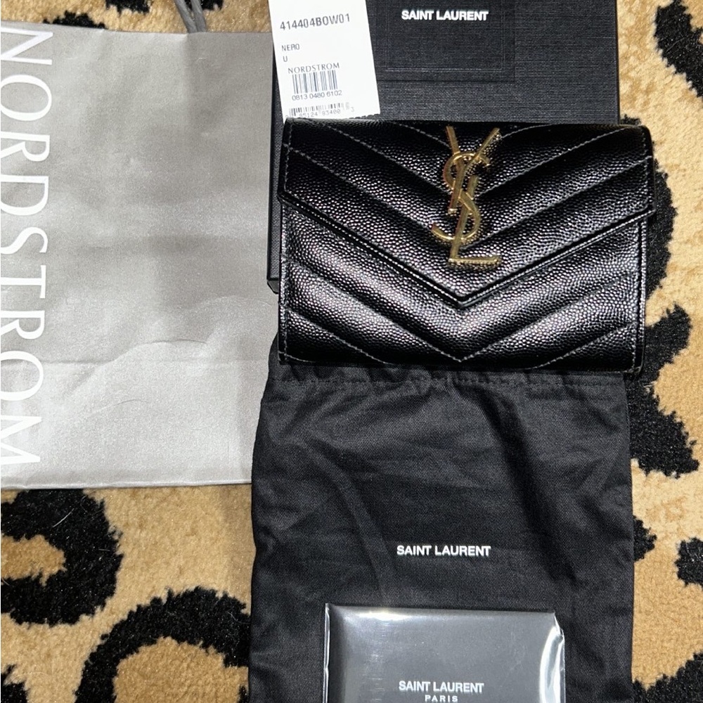 🚨SOLD🚨Authentic YSL Black leather French wallet